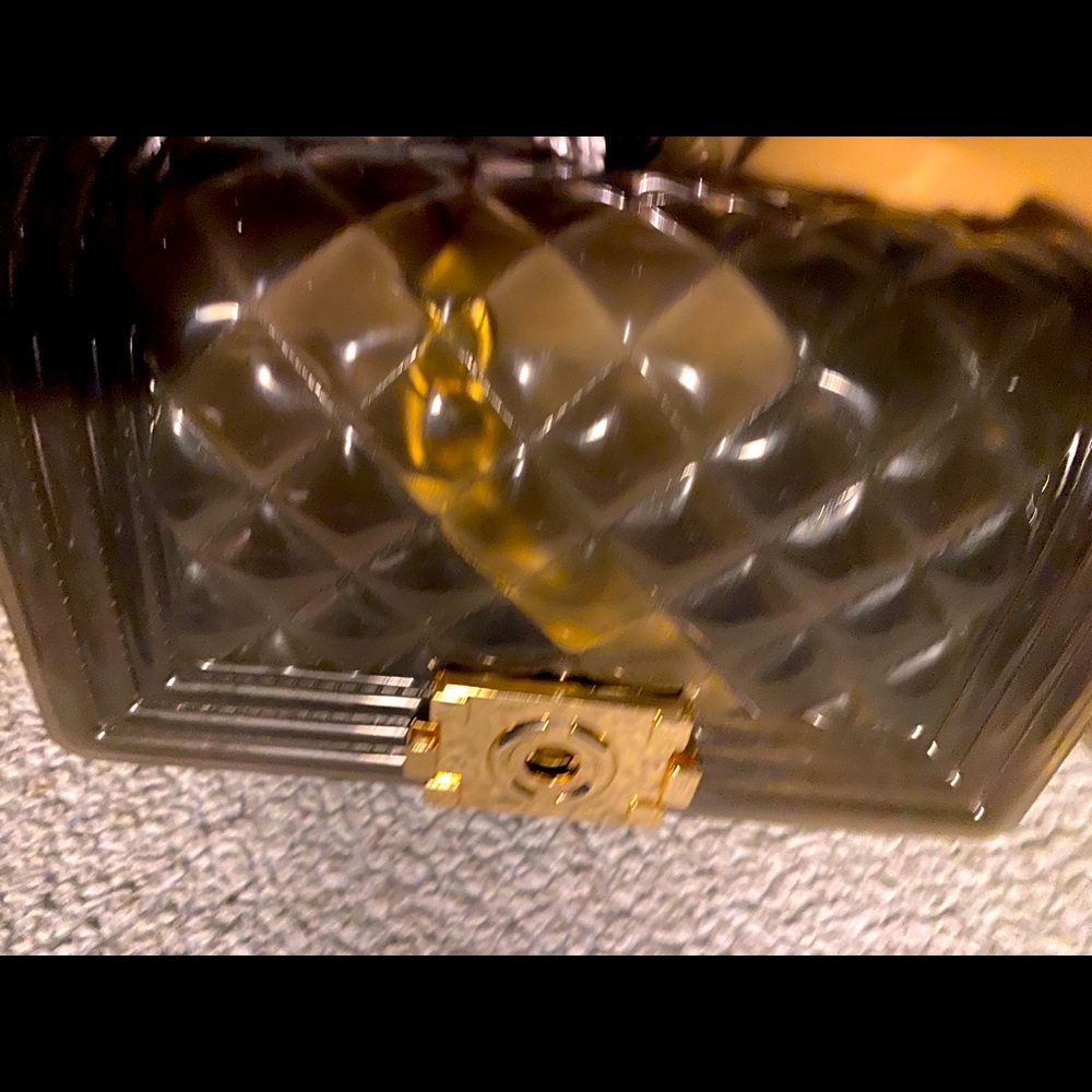 Cute black handbag with gold chain